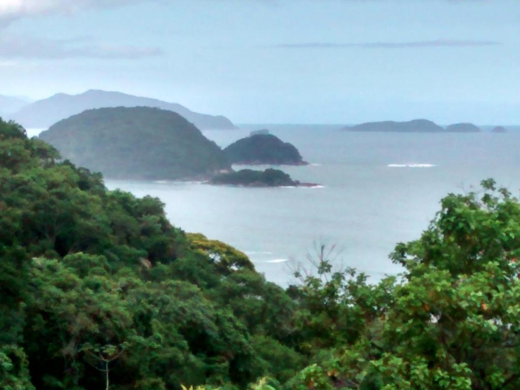  Ubatuba Surf Suites