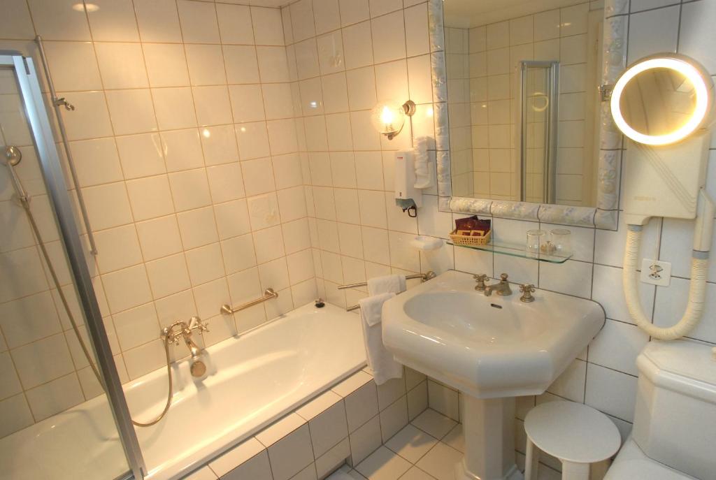 Koupelna v ubytování Hotel Gasthof Löwen