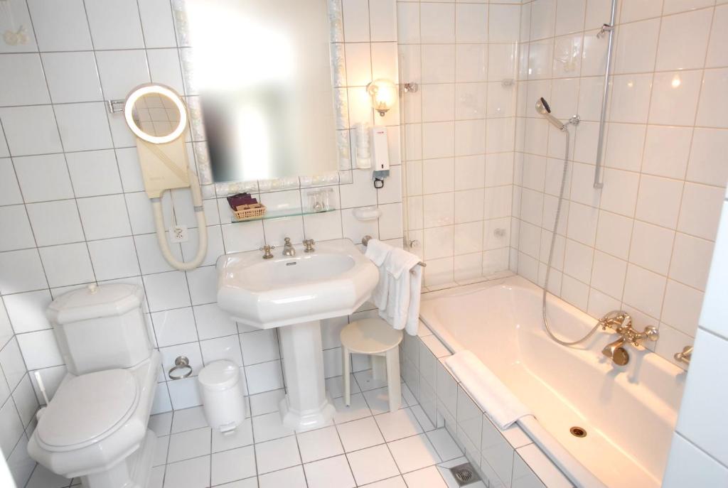 Koupelna v ubytování Hotel Gasthof Löwen