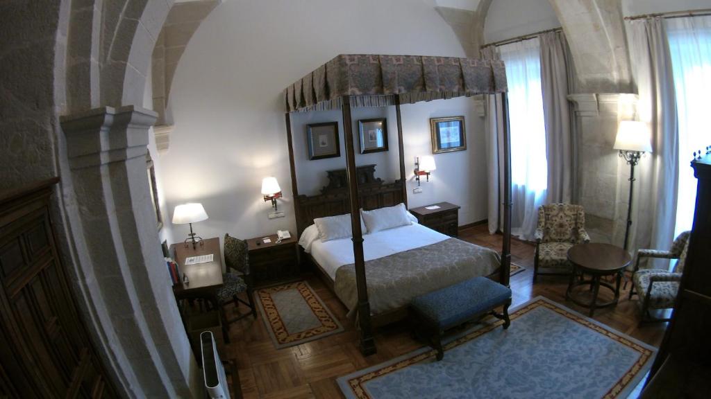 Parador de Santiago - Hostal Reis Catolicos - Resim 33