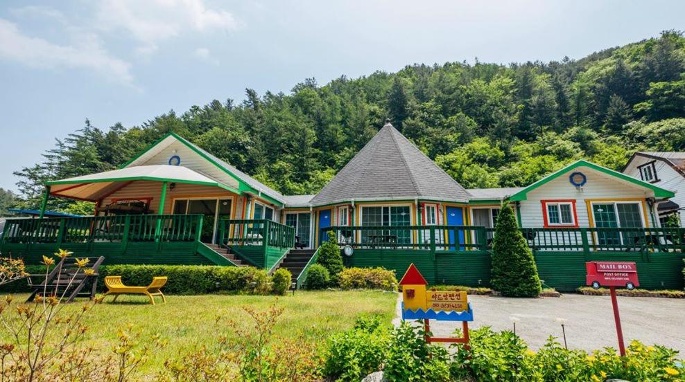 Zahrada ubytování Charm Pension