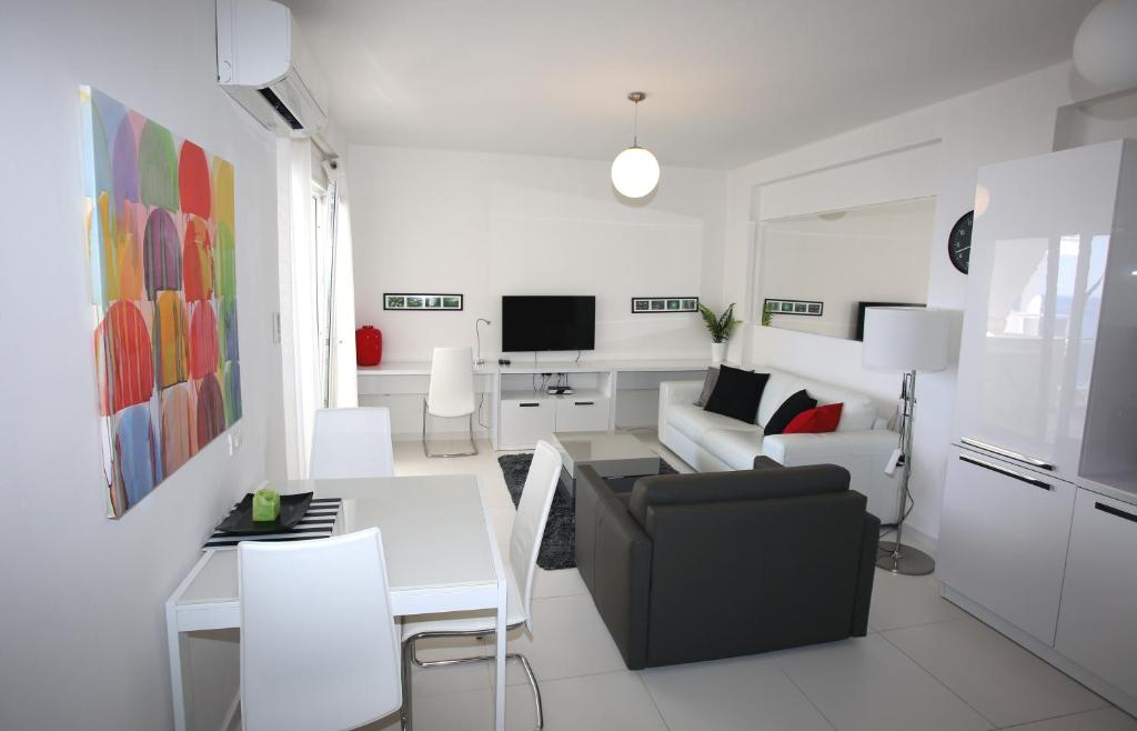 White Residence Luxury Apartments - Imazhi 4