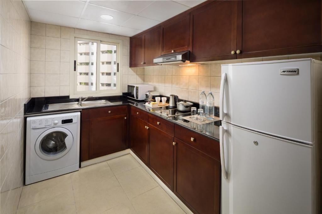 Kuchyň nebo kuchyňský kout v ubytování Savoy Crest Aparthotel, Bur Dubai