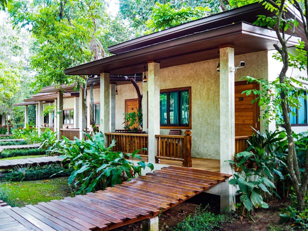 Naiyang Park Resort - SHA Extra Plus - Deluxe Kamer (gratis 1-weg Luchthavenoverdracht)