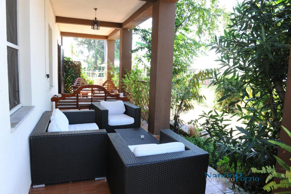 B&B Villa Delle Rondini - Triple Room With Patio
