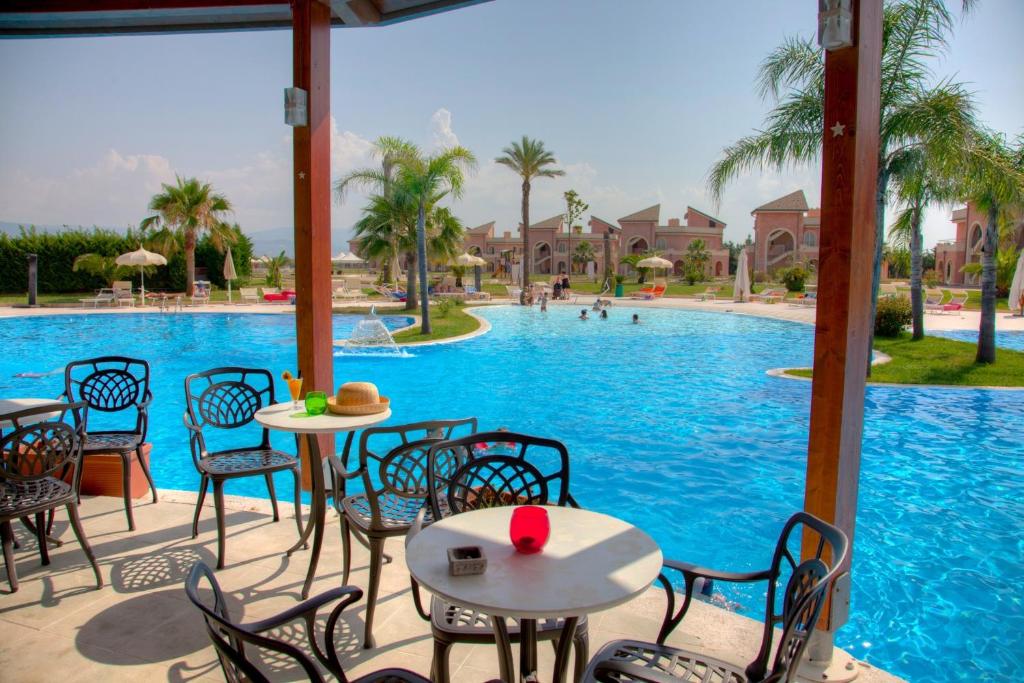 Basen w obiekcie BV Airone Resort lub w pobliżu