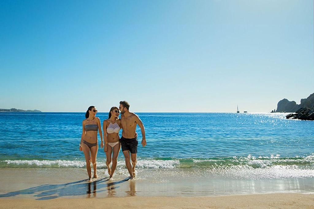Best luxury hotels in Los Cabos 112716290