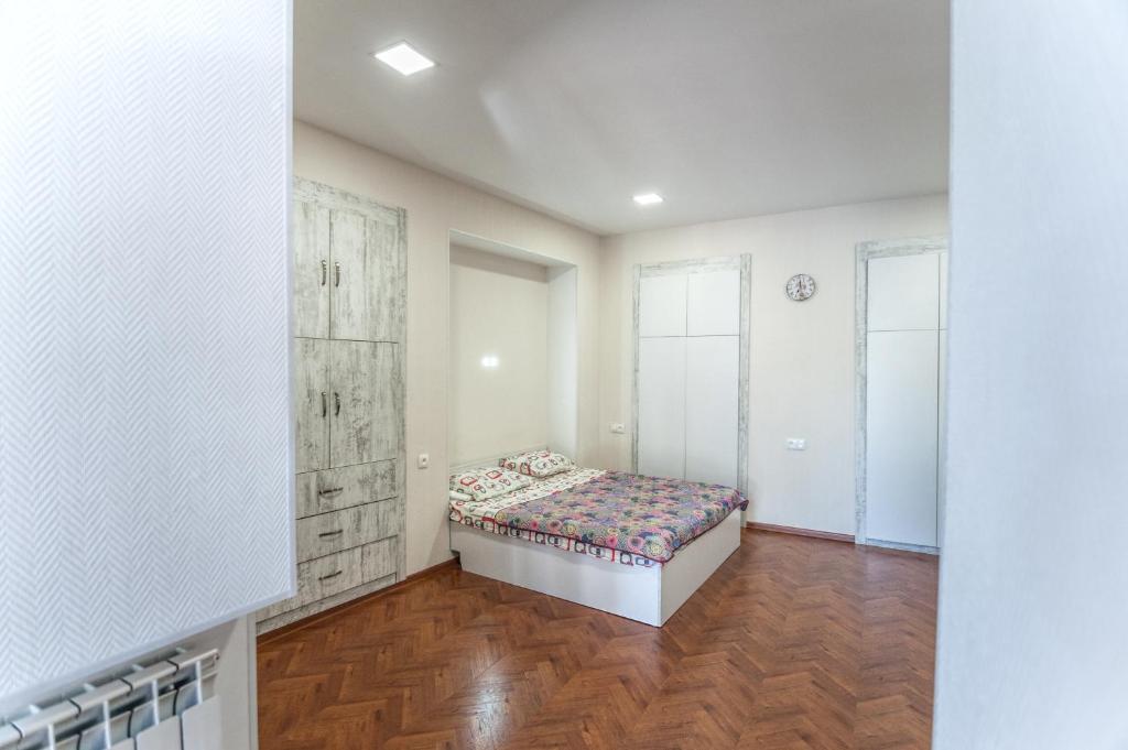 White Apartment Old Tbilisi - One-Bedroom Apartment