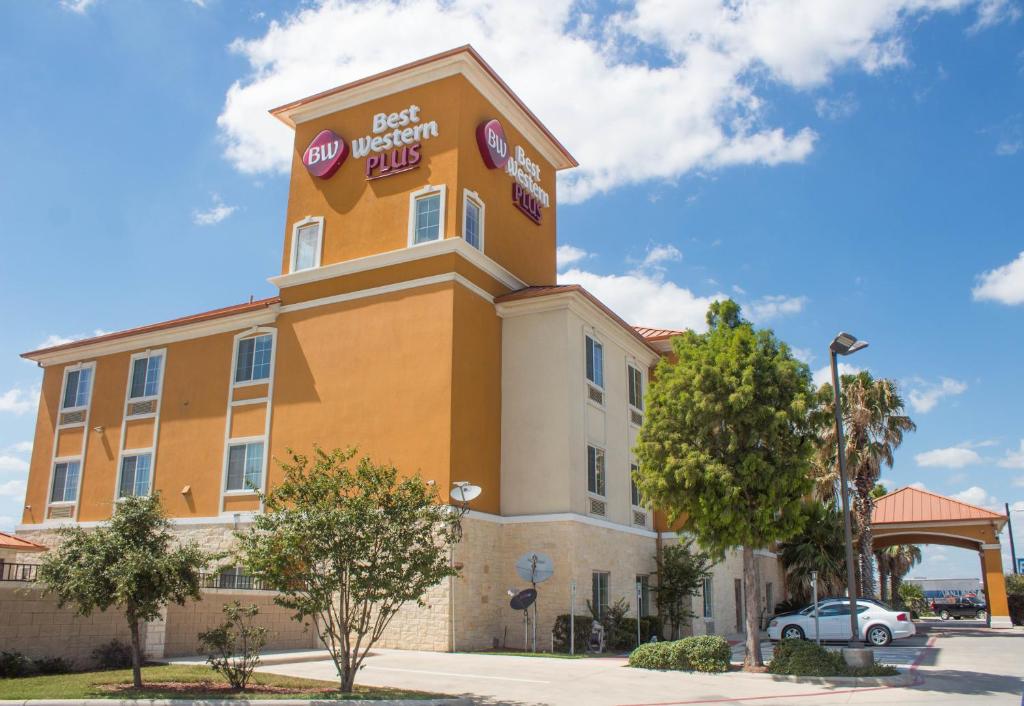 a front view of the best western plus hotel at Best Western Plus San Antonio East Inn & Suites in San Antonio