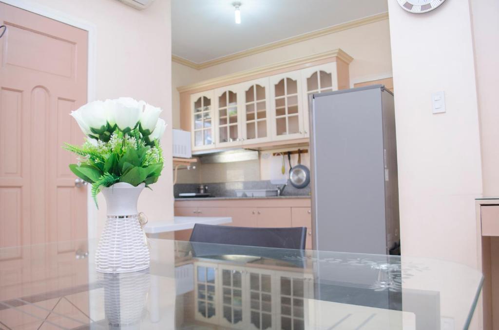 Julz Tropical Apartments - Apartment - Ground Floor