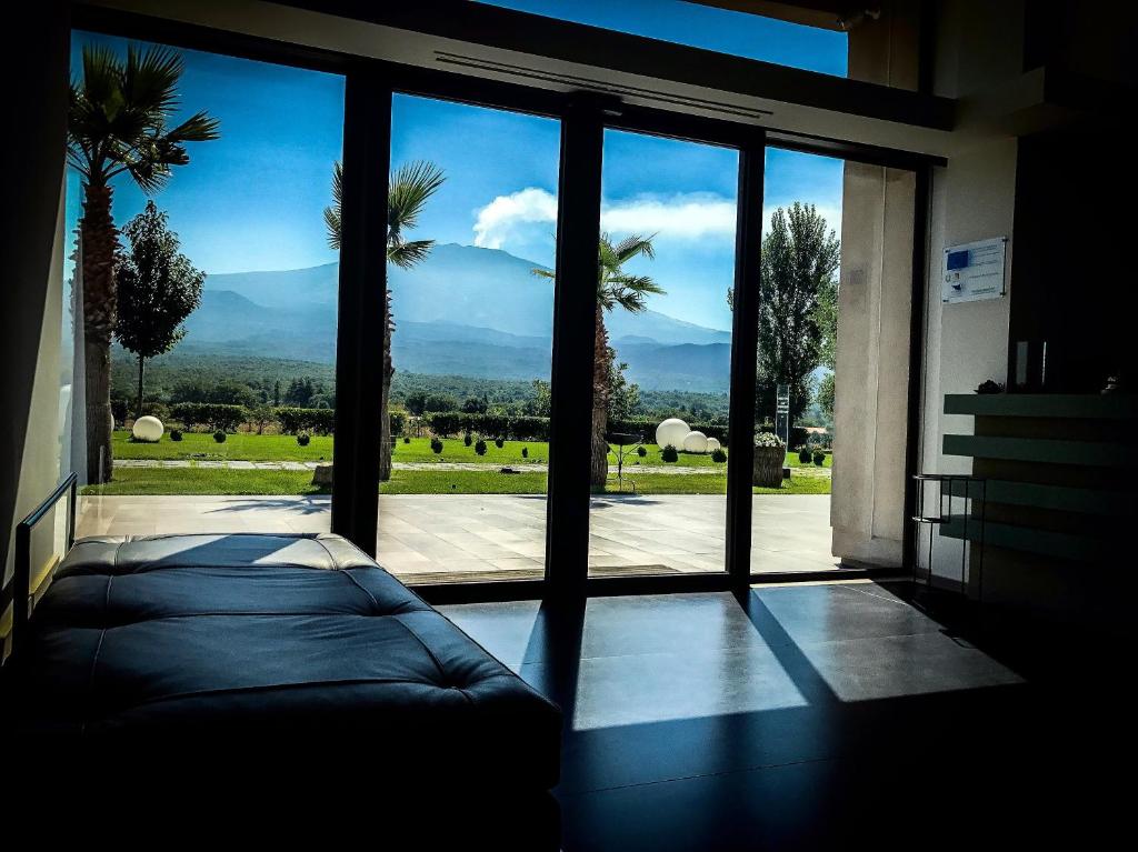 Nespecifikovaný výhled na hory nebo výhled na hory při pohledu z hotelu