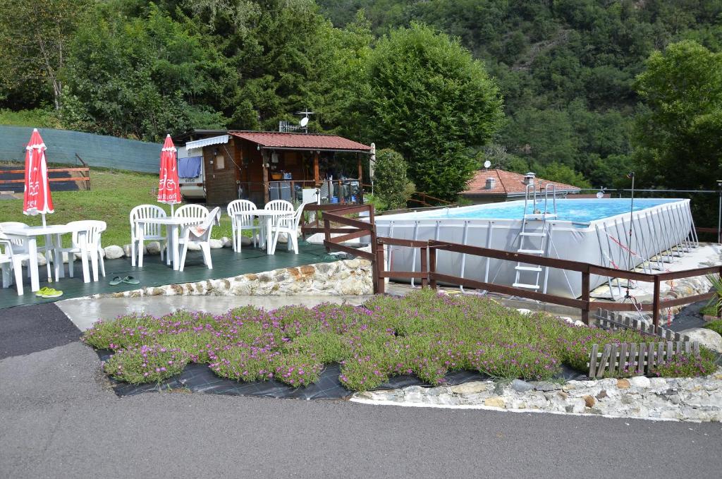 Piscina di Camping Adamello o nelle vicinanze