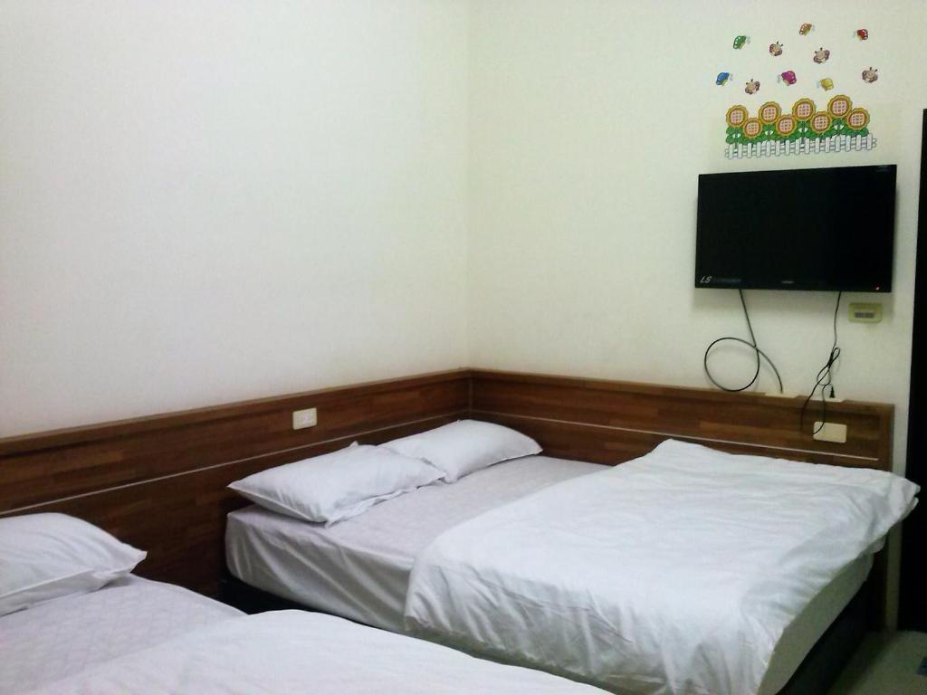 Lu He Feng Homestay - Standard Quadruple Room