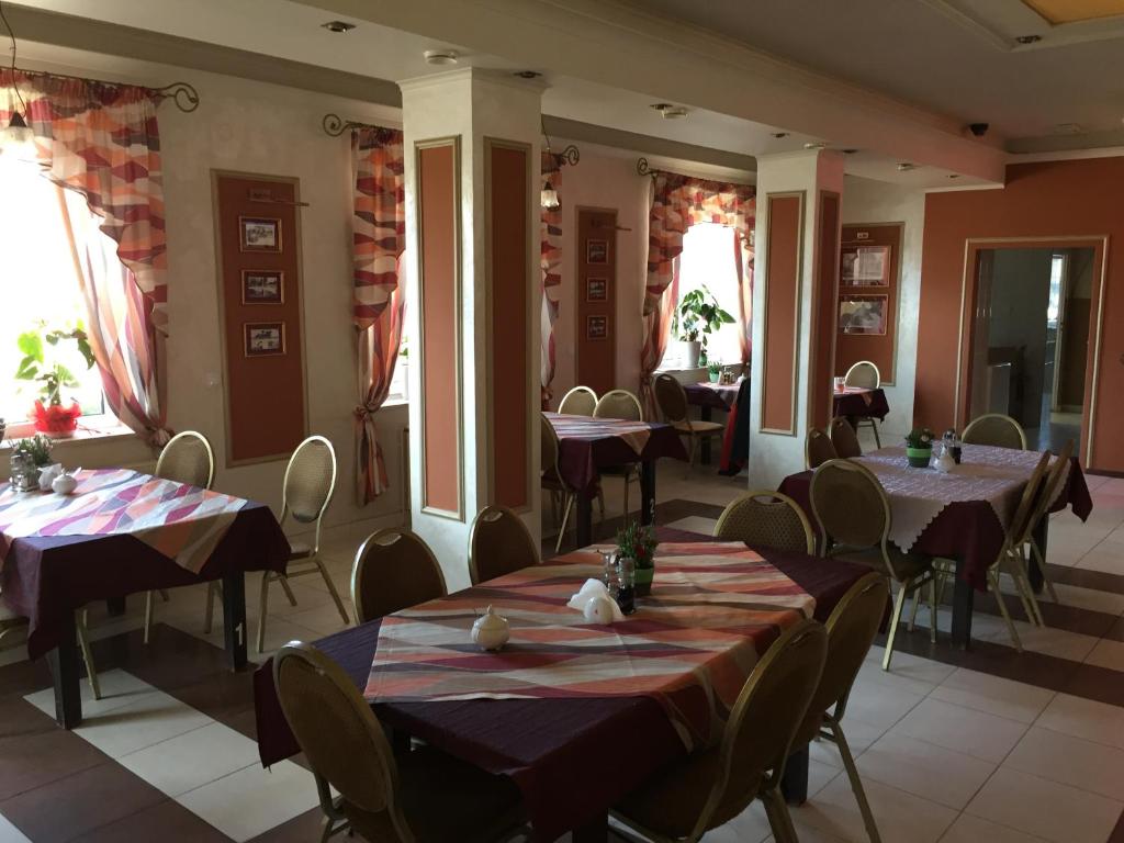 Restauracja lub miejsce do jedzenia w obiekcie Motel u Olka Boczów