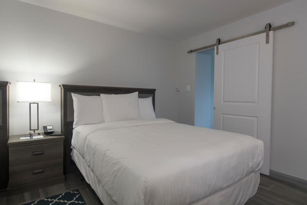 King's Hotel & Residences - Double Or Twin Room