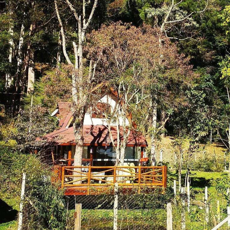  Casa na Floresta em Campos do Jordao