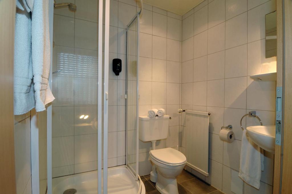 Gasthof zum Siegburger - Single Room With Private Bathroom