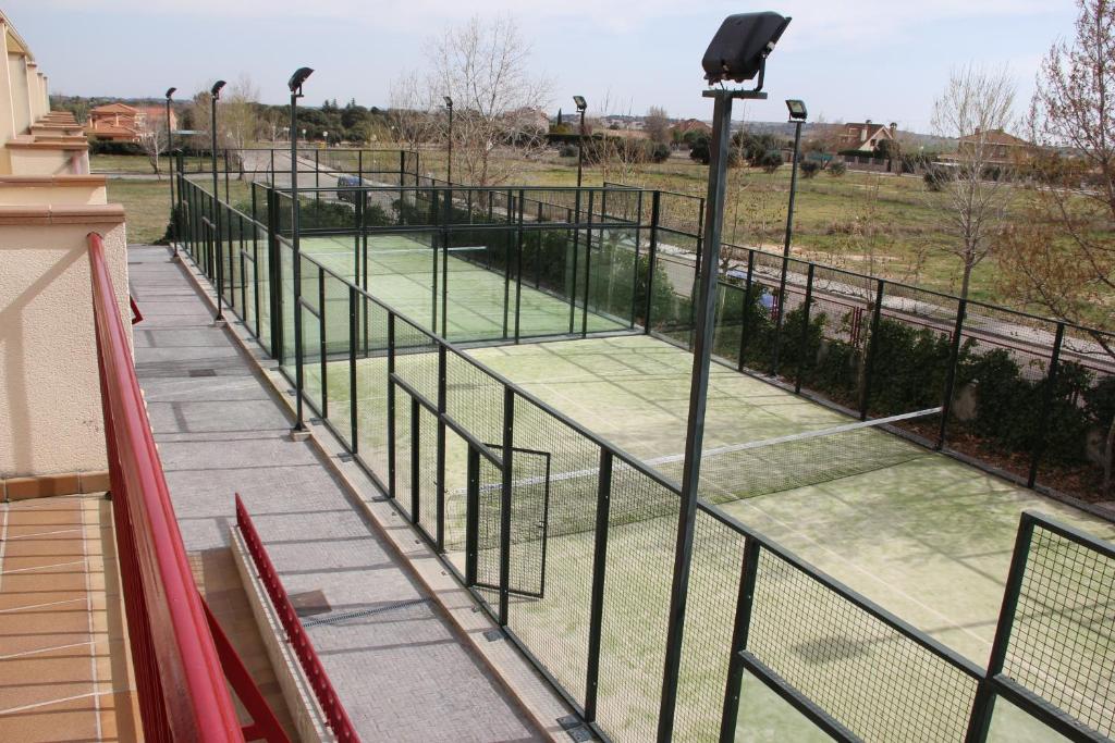Tenis a/nebo squash v ubytování La Ermita nebo okolí