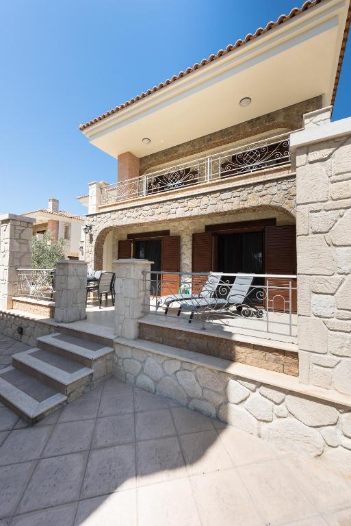 Balkón nebo terasa v ubytování Siviri Villa J&B by Luxlikehome