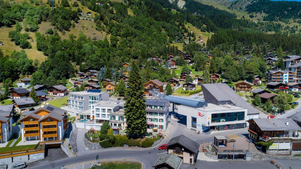 Nespecifikovaný výhled na hory nebo výhled na hory při pohledu z hotelu