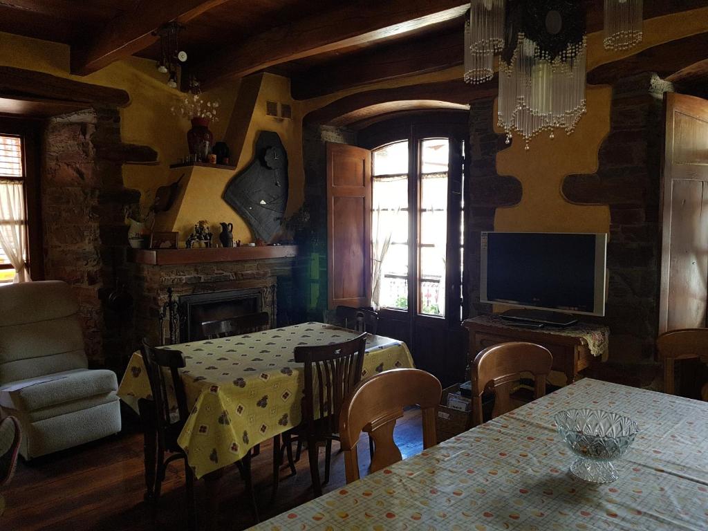 Posezení v ubytování Casa do Catalán - Casa completa - Navia de Suarna
