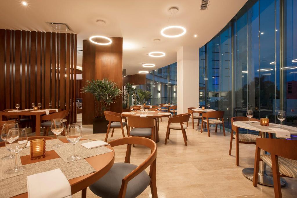 Restaurace v ubytování Altitude at Krystal Grand Cancun - All Inclusive