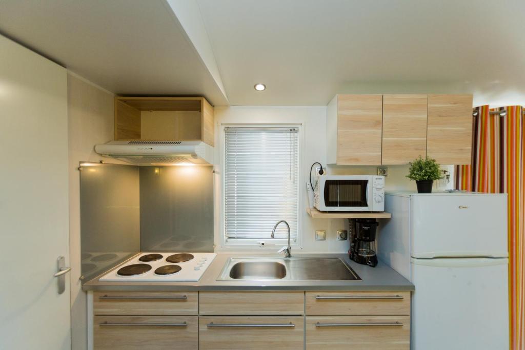 Camping La Llosa - Two-Bedroom Mobile Home