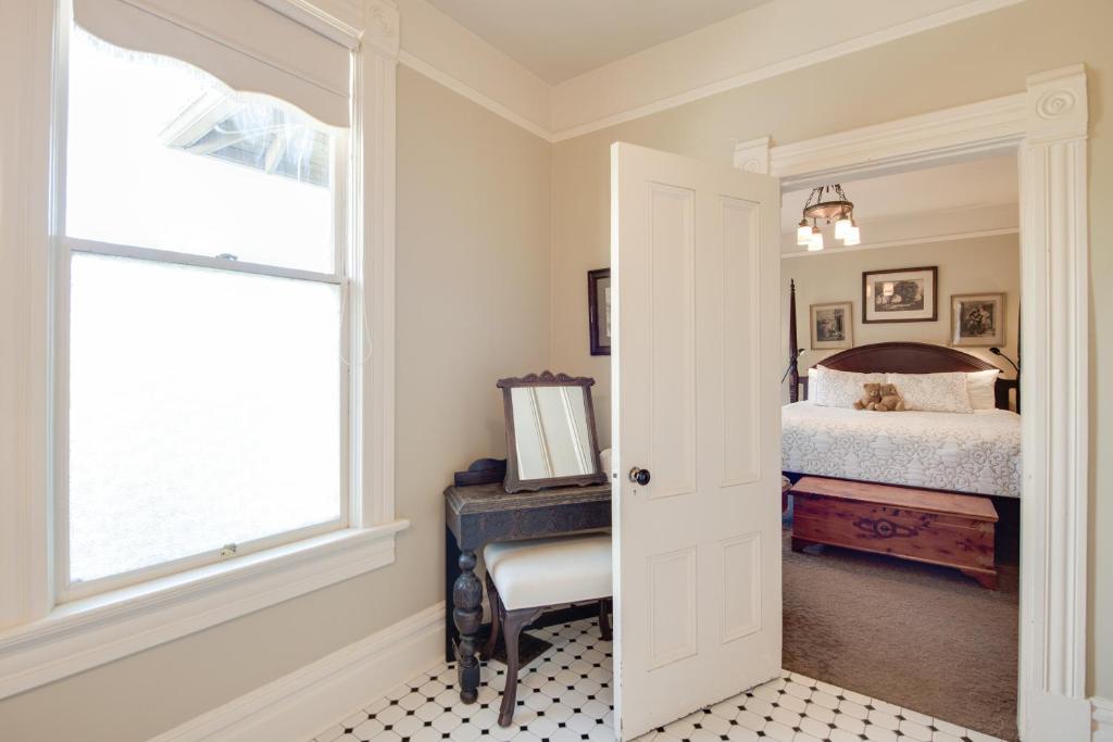 O Canada House Bed & Breakfast - King Room Mit Blick Auf Die Stadt