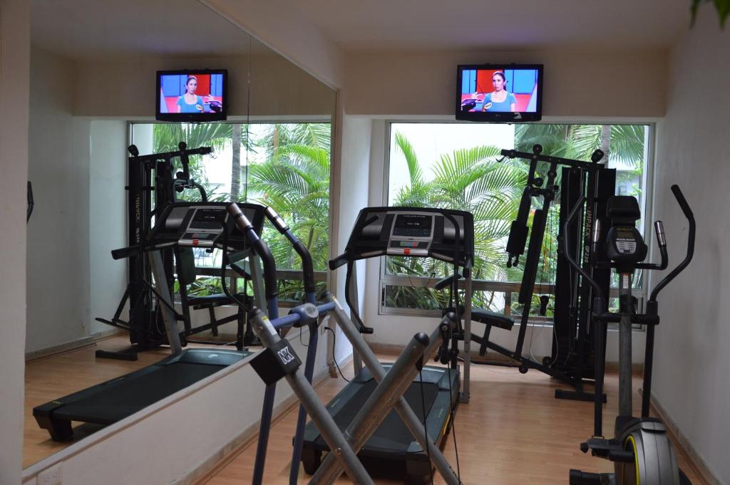 Fitness centrum a/nebo fitness zařízení v ubytování Ambiance Suites