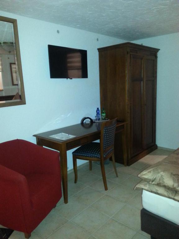 Ferienzimmer Familie Schmidt - Double Or Twin Room With Bathroom