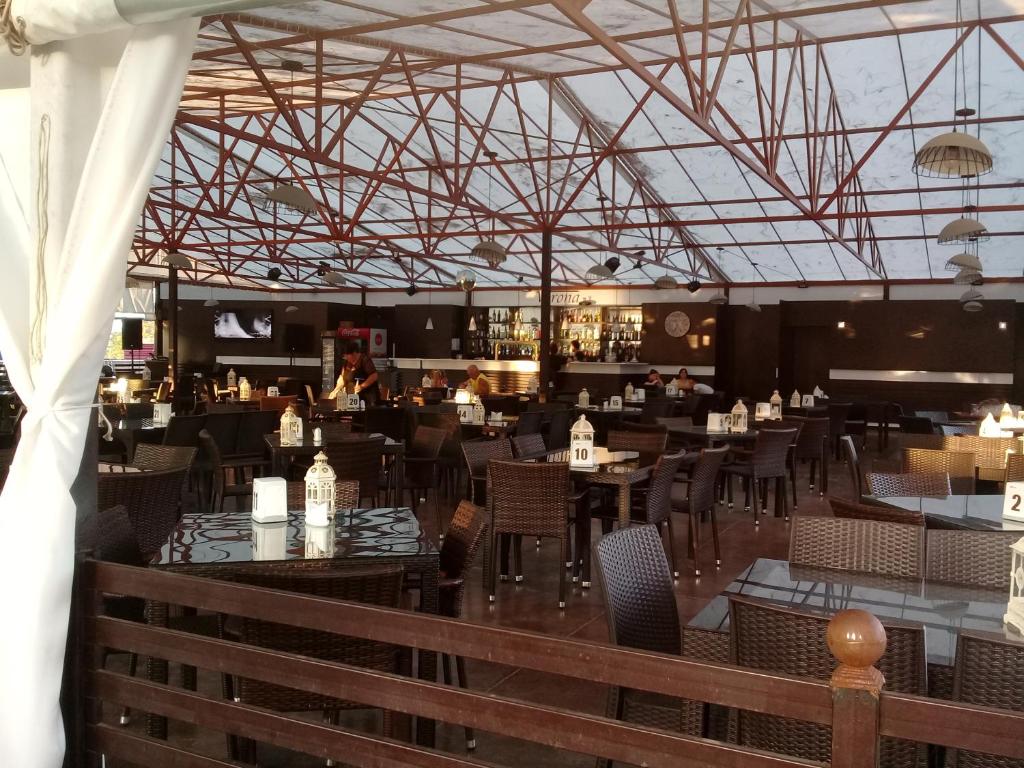 Restaurace v ubytování Palm trees