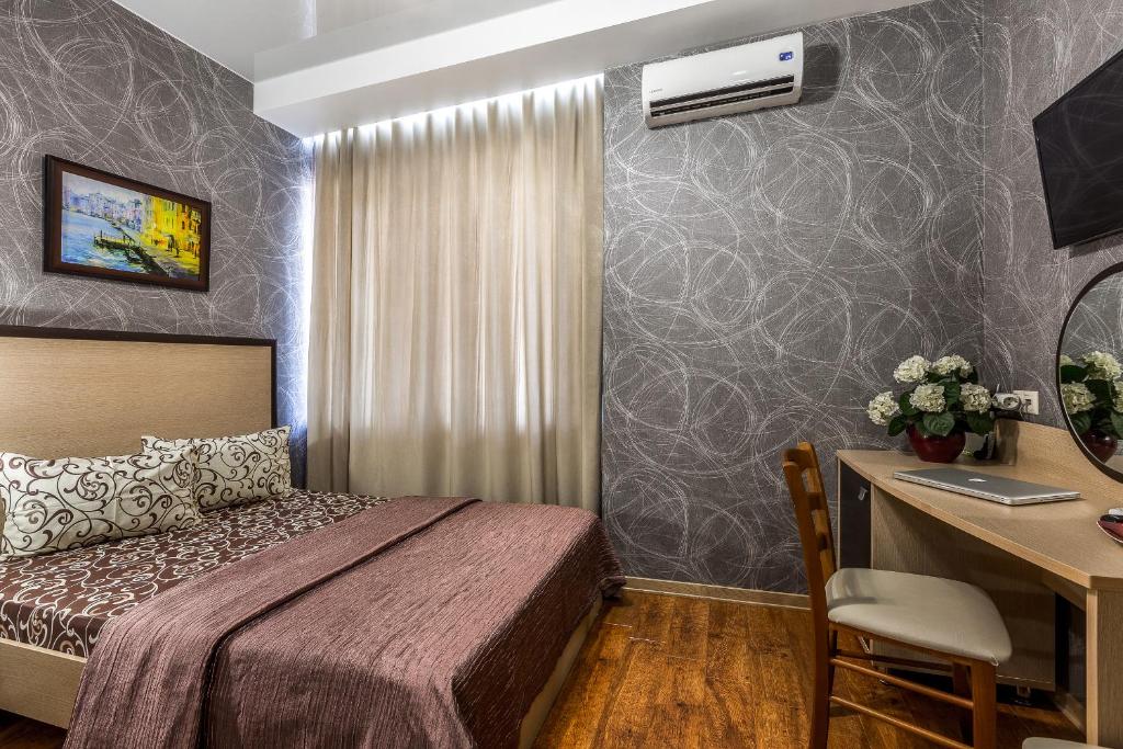 Hotel Bravo Lux - Budget Double Room