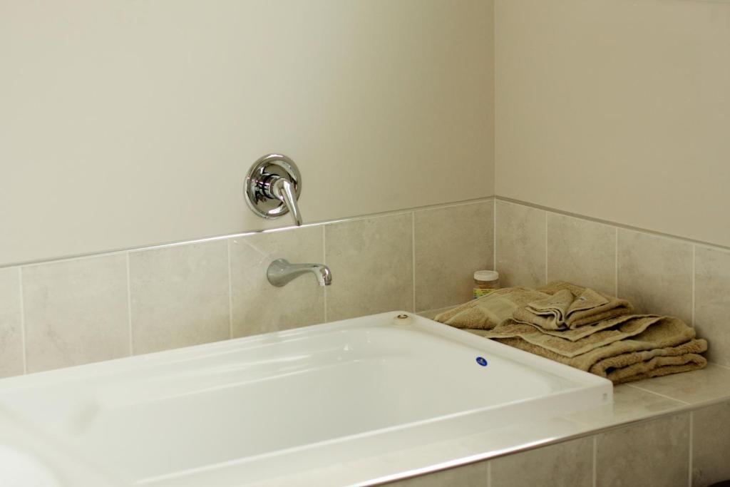 Broadway Motel & Miro Court Villas - Resim 39