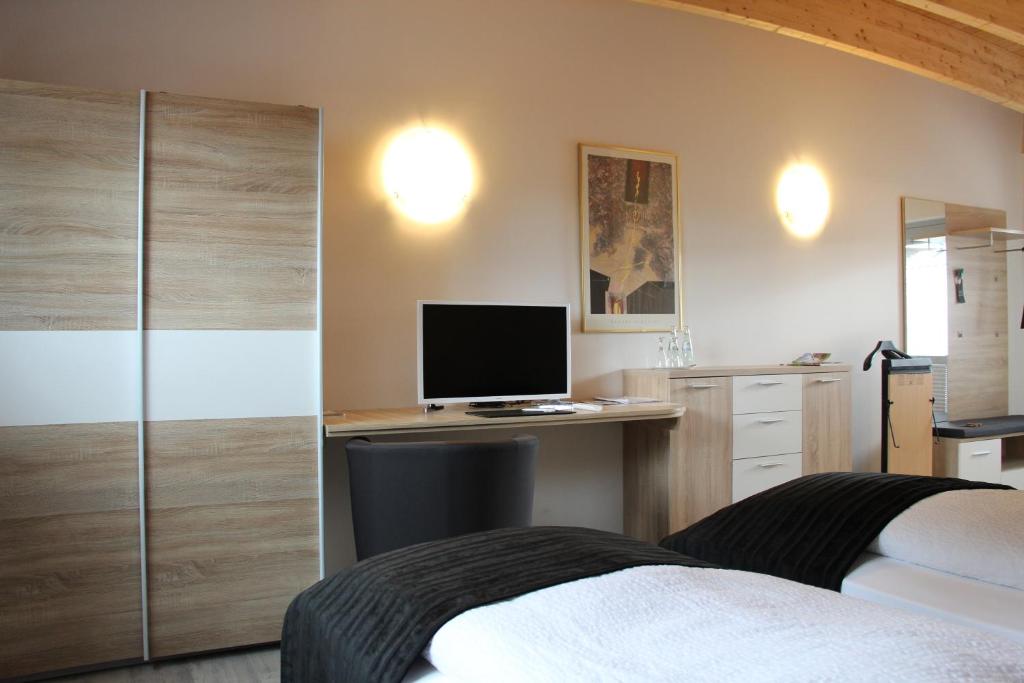 Hotel-Restaurant Haus Berger - Deluxe Double Room