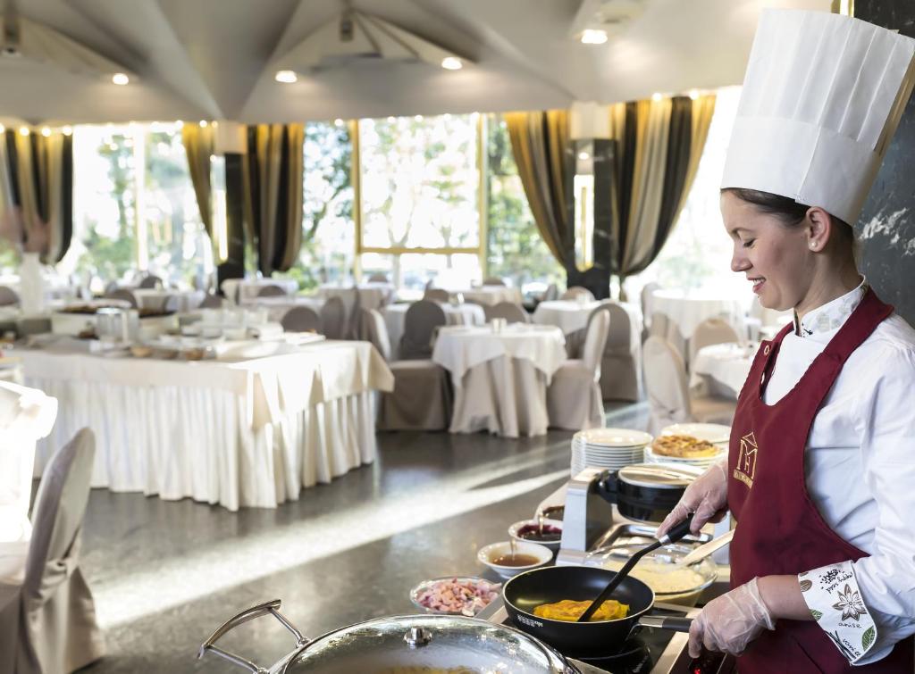 Hotel Ambasciatori - Resim 9