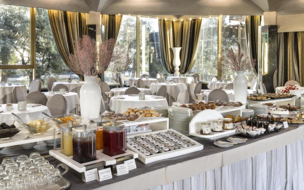 Hotel Ambasciatori - Resim 41