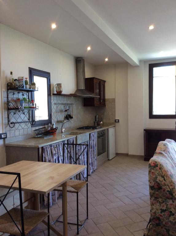Kuchyň nebo kuchyňský kout v ubytování I Rondoni B&B