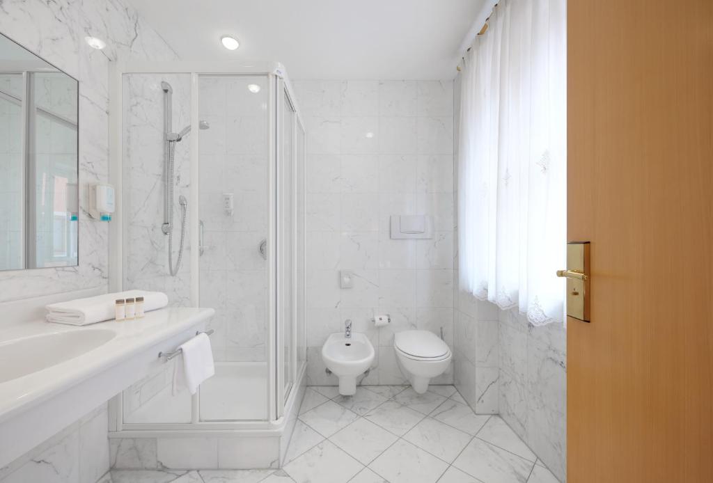 Koupelna v ubytování Hotel Goldene Rose