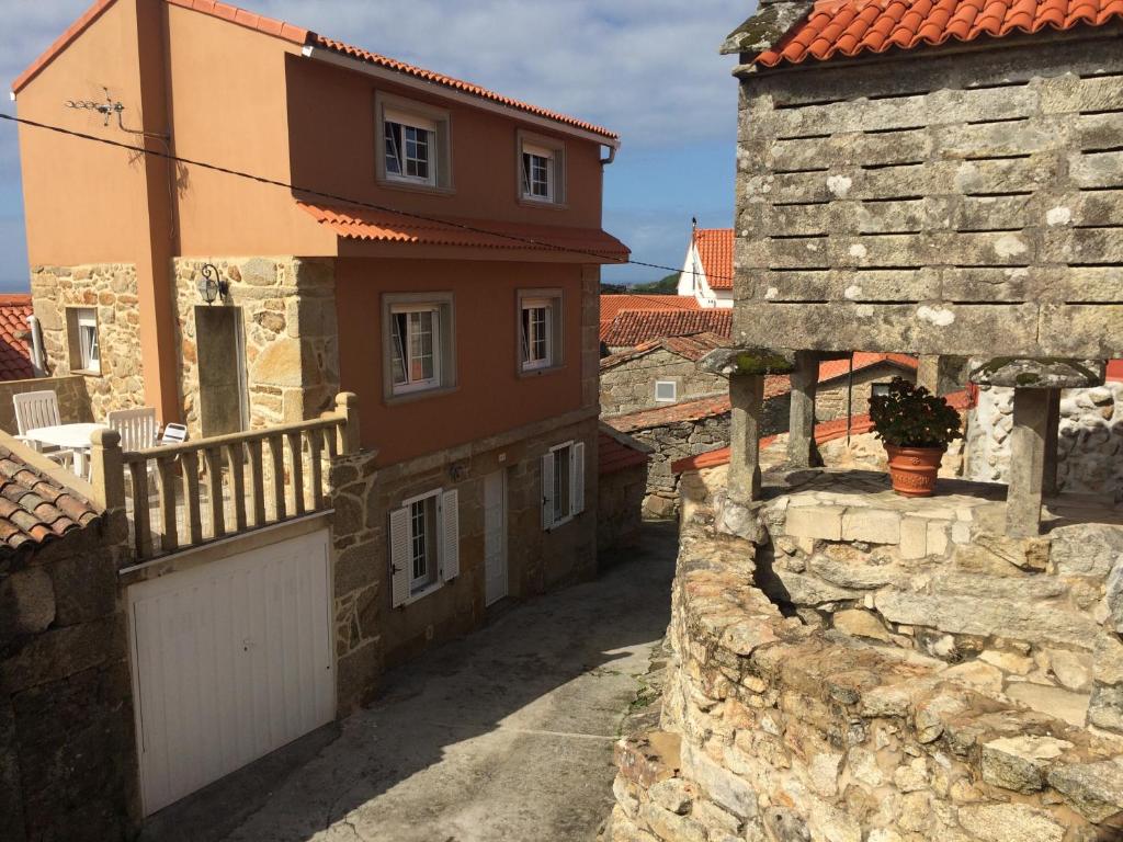 LouroにあるCasa Louromarの石壁の家の眺め