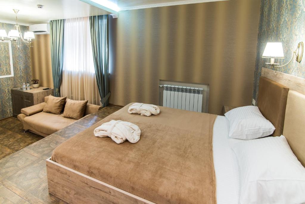 L.O.Y Family Hotel - King Suite