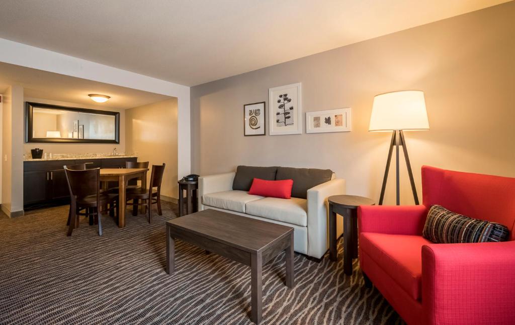 Country Inn & Suites by Radisson, Rochester-Pittsford-Brighton, NY - One-Bedroom King Suite