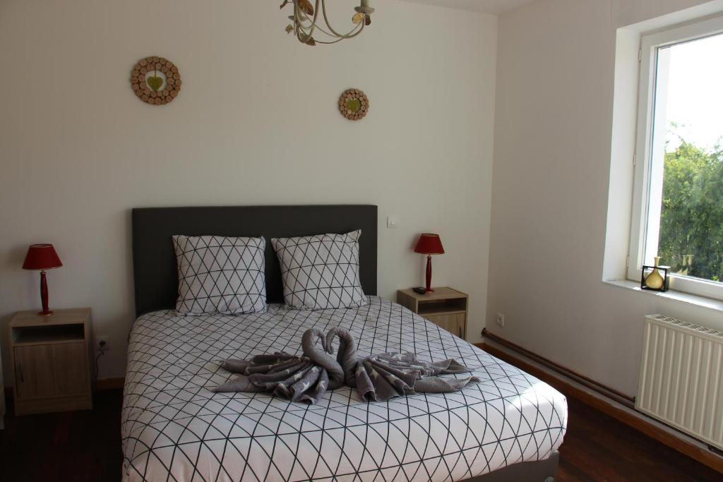 Ferme Du Pre Vert - Chambres d'hôtes B&B - Family Room With Private Bathroom