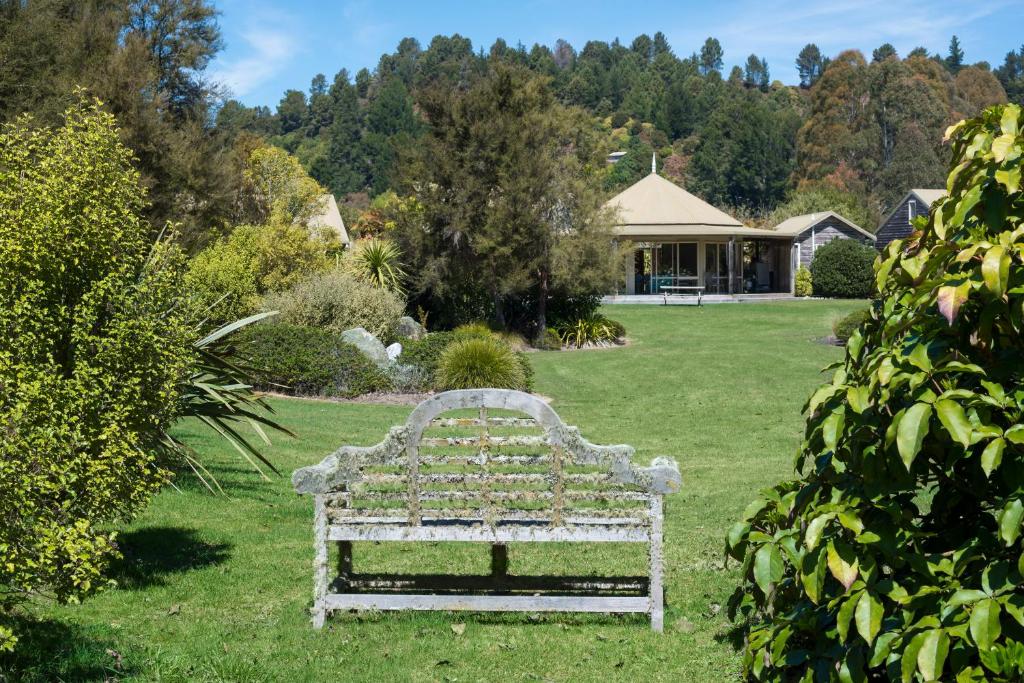 Jardí fora de Abel Tasman Lodge