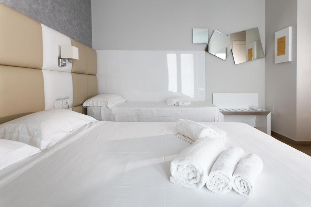 Hotel Al Veliero - Triplo Stanza Con Balcone