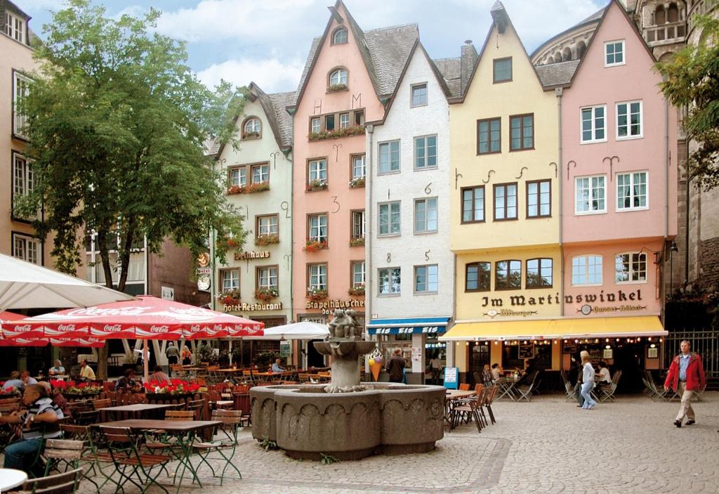 SMARTY Cologne Dom Hotel - Boardinghouse - KONTAKTLOSER SELF CHECK-IN - Resim 32