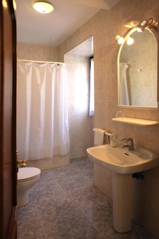 A bathroom at Casa Rural Bordaberea