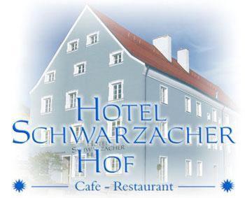 um sinal para um hotel seminário hofofer café restaurante em Schwarzacher Hof in Niederbayern em Schwarzach