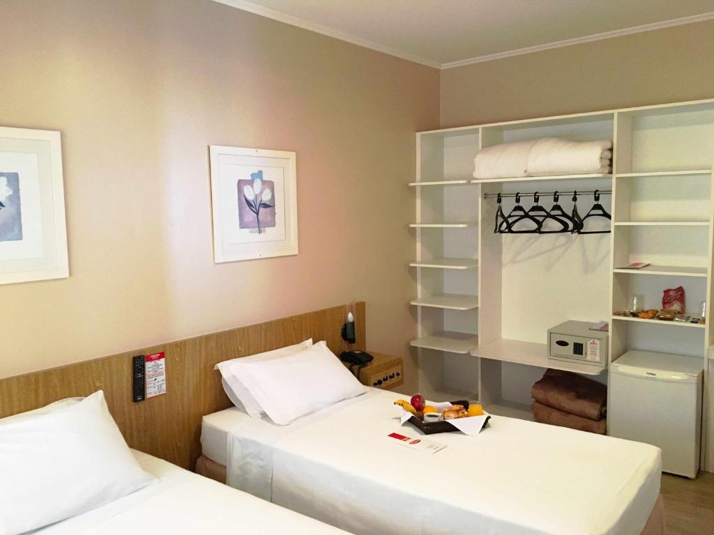  Cosmos Hotel