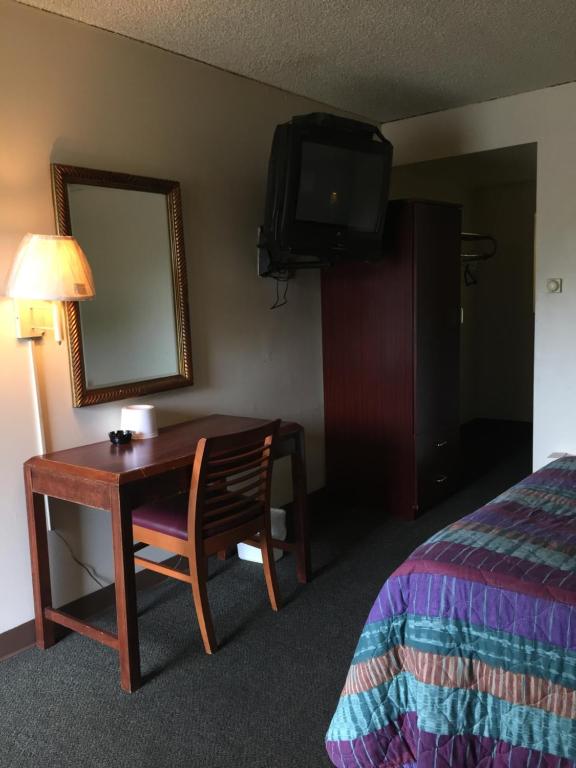 Postel nebo postele na pokoji v ubytování Hudson Plaza Motel Bayonne Jersey City