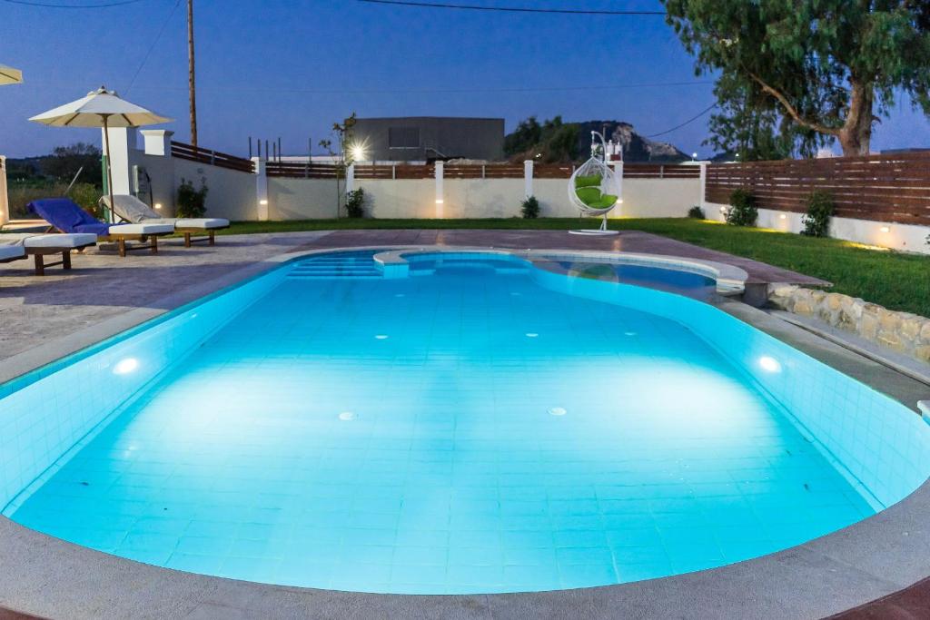 The swimming pool at or close to Villa Kampos